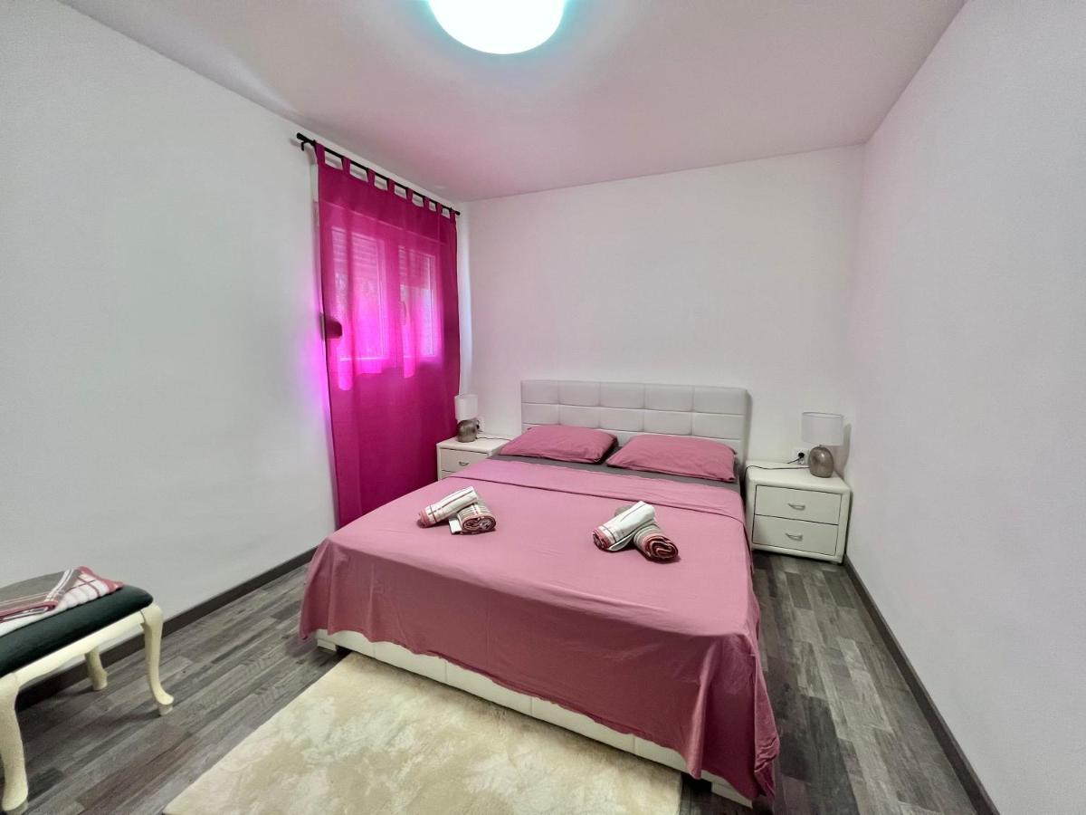 Apartman Barbara ซริกเวนิซา ภายนอก รูปภาพ
