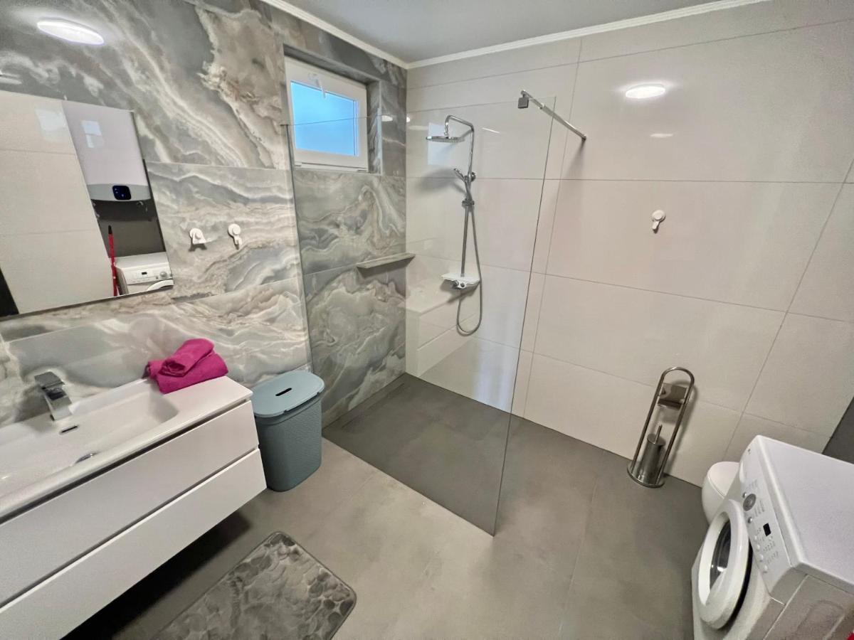 Apartman Barbara ซริกเวนิซา ภายนอก รูปภาพ