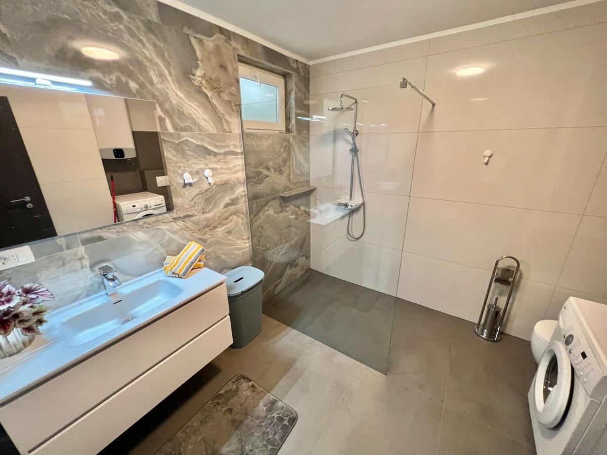 Apartman Barbara ซริกเวนิซา ภายนอก รูปภาพ